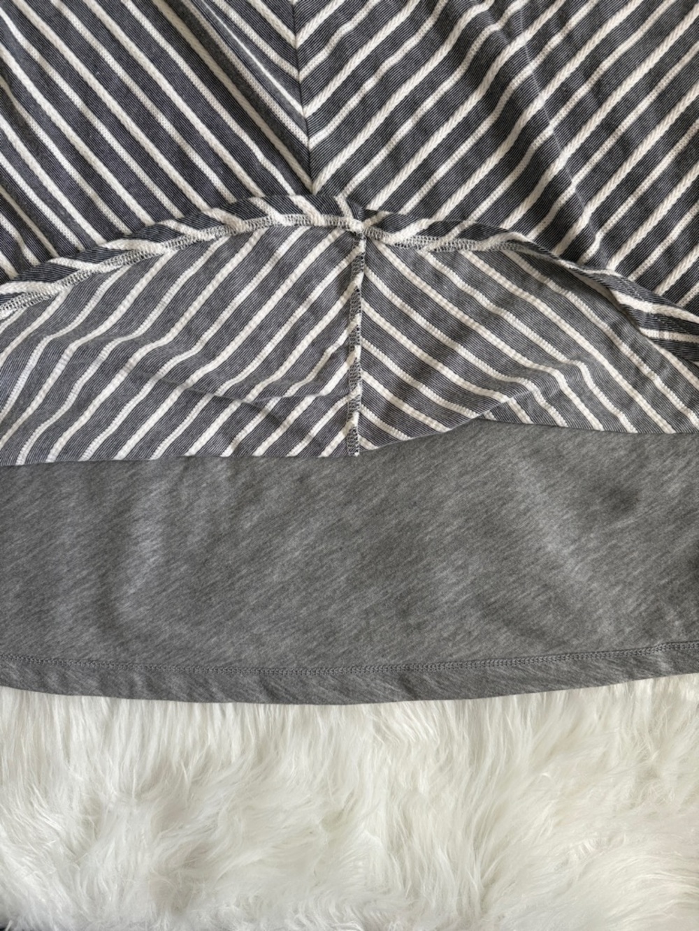 Prana Striped A-Line Dress Size Large Gray White Chevron Sleeveless - Picture 3 of 7